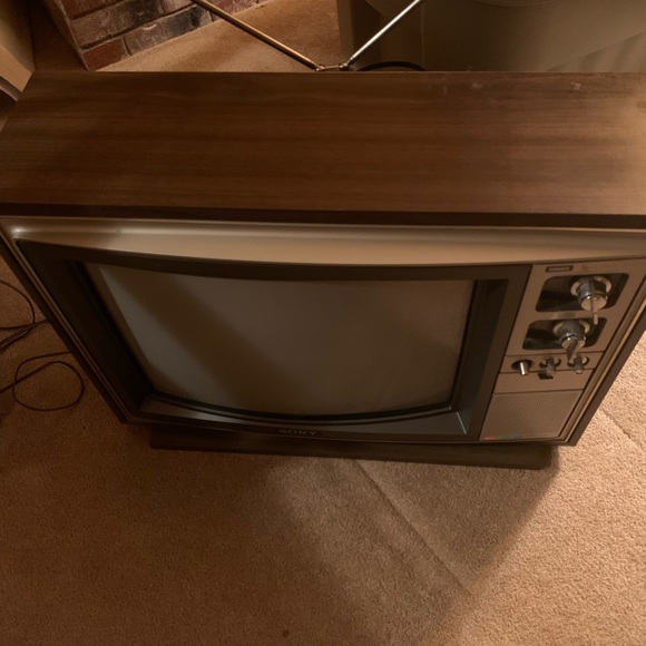 Antique Analog Sony Triniton Color T.V Receiver - Picture 2 of 6